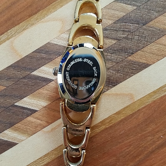 Women's Gold Watch - Picture 5 of 6